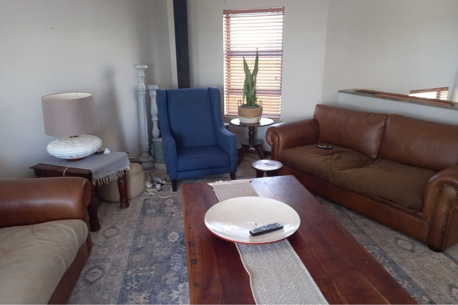 To Let 5 Bedroom Property for Rent in Paradise Beach Western Cape